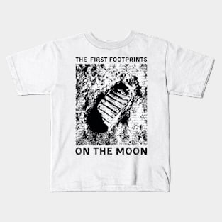 The first footprints on the Moon white vintage Classic T-Shirt Kids T-Shirt